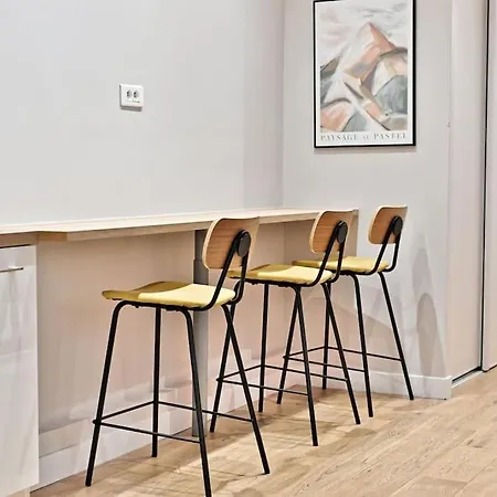 Apartment 3 Sentier *