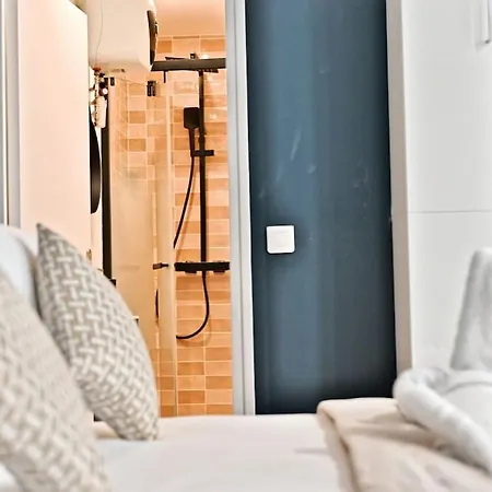 Apartment 3 Sentier *