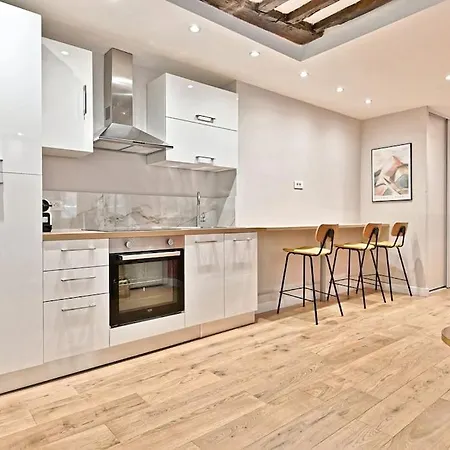 Apartment 3 Sentier *